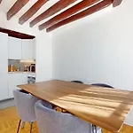 Cosy Apartment - Eiffel Tower