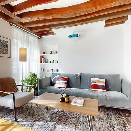 Cosy - Eiffel Tower *